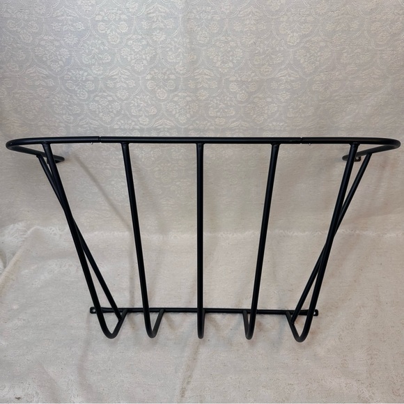 Black Large Metal Wall Mounted Durable Throw Blanket Holder Rack Waterproof - Picture 2 of 6